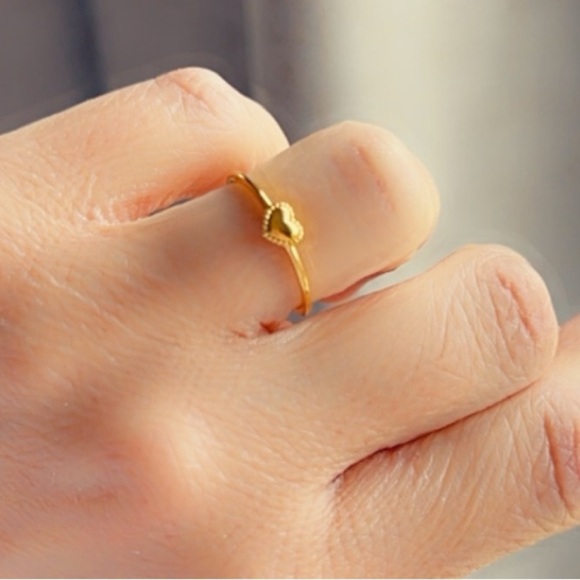 14k Gold Vermeil Dainty Heart Ring - Picture 3 of 10